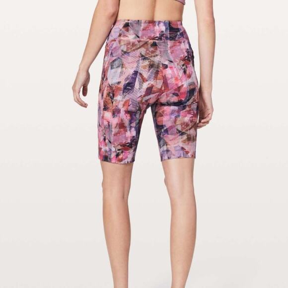 Lululemon On Pace Short *10"
Sun Dazed Multi Pink - Picture 6 of 7